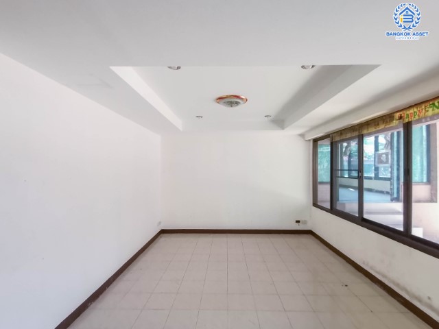 *****บ้านเดี่ยวมือสอง ม.ลลิล กรีนวิลล์ บางบอน3 แบรนด์ ลลิล พร็อพเพอร์ตี้ เนื้อที่ 101.1 ตร.ว. ฟังก์ชัน 4 นอน 3 น้ำ 2 ที่จอดรถ  บนทำเลศักยภาพ เชื่อมต่อถนนหลายเส้น ไม่ว่าจะเป็น  ถนนพระราม2, ถนนเพชรเกษม, ถนนเอกชัย และใกล้จุดขึ้นทางด่วน "พระราม2"